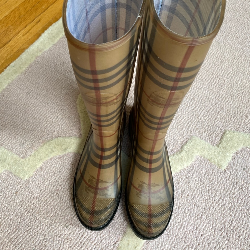 Authentic Burberry Size 36 Rainboots